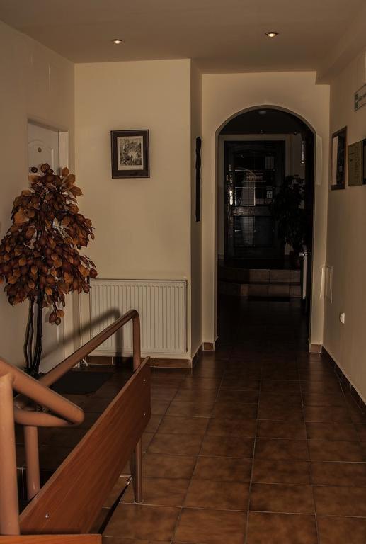 Penzion Pod Hradom Trenčín Esterno foto